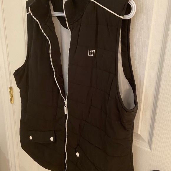 Liz Claiborne Jackets & Blazers - Liz Claiborne lightweight vest.  Black and white size XL